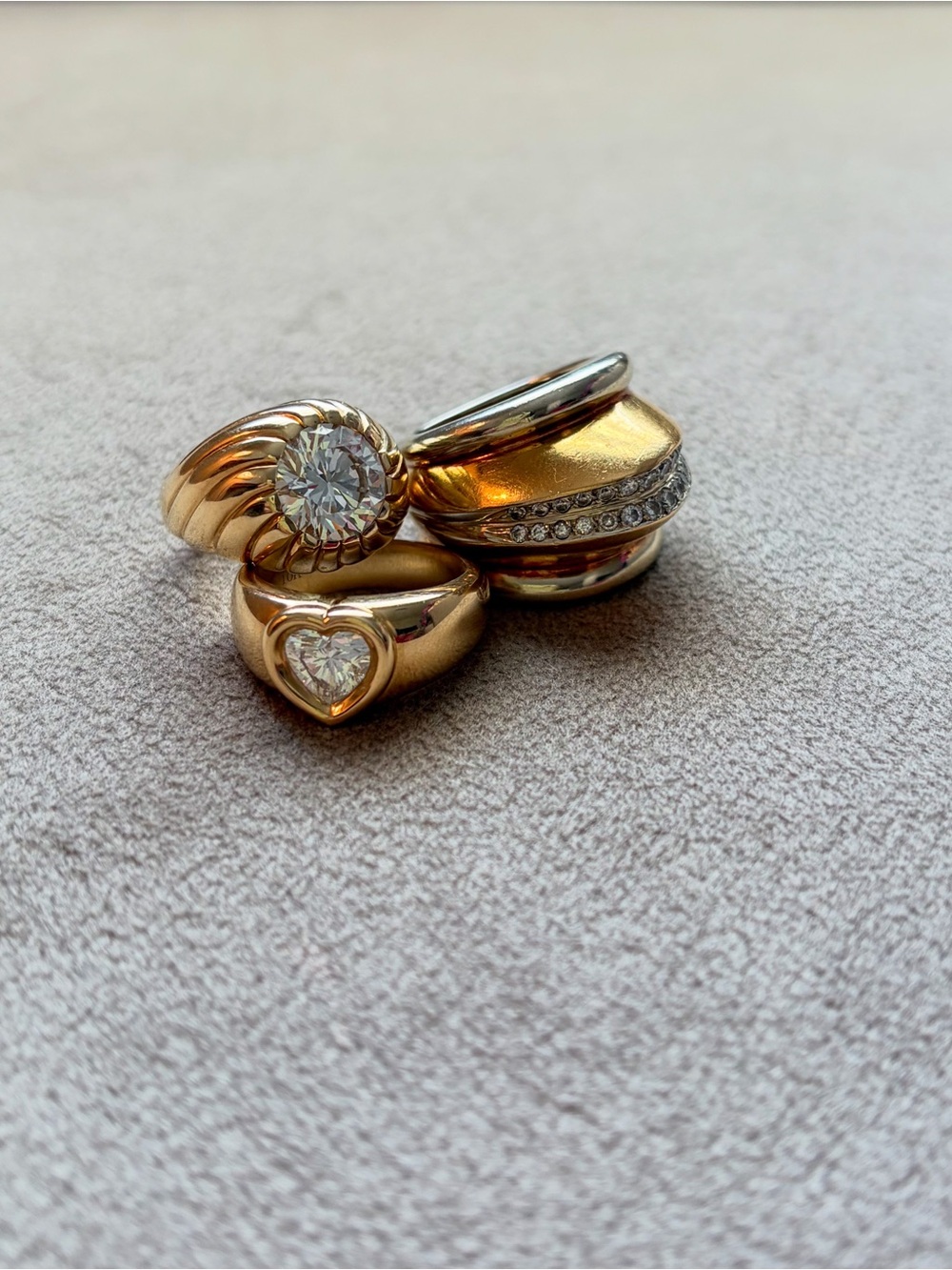 solid gold feathered solitaire ring - Picture 4 of 4